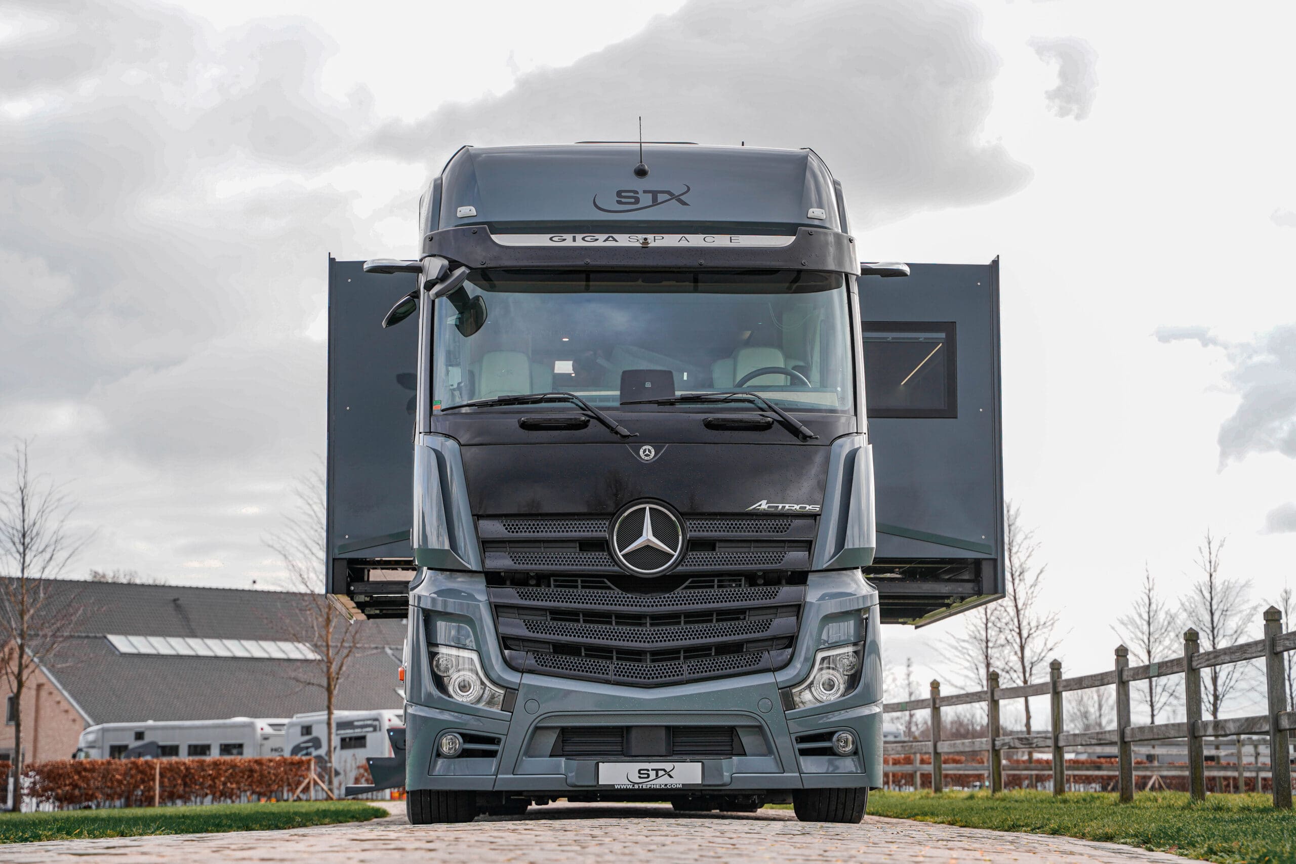 Lease a Motorhome for Travel: Freedom Without Ownership 